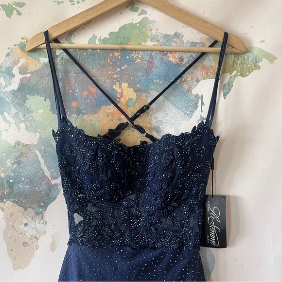La Femme Trumpet Gown Size 2 Navy Blue 30728 Beaded Lace Crisscross Back NWT - Picture 3 of 12